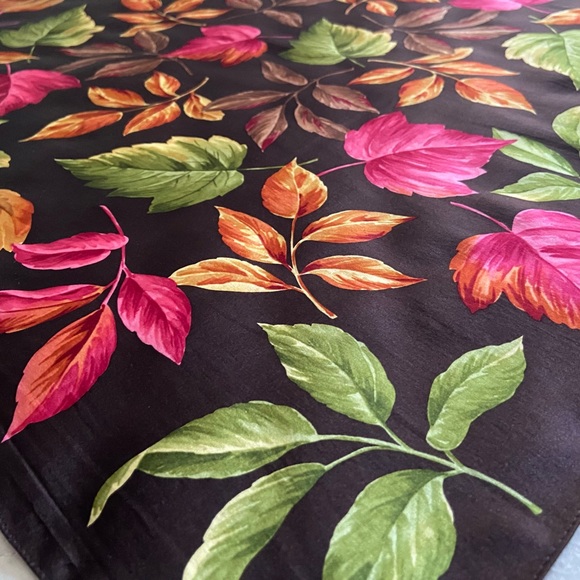 🍂 Talbots, Vintage Les Feuilles Mortes Silk Scarf - Picture 2 of 4